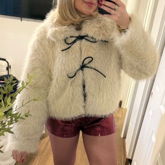 Altar'd State Elodie Tie Front Fur Jacket S - SOLD OUT, Rare Find Boho Chic - Picture 3 of 5